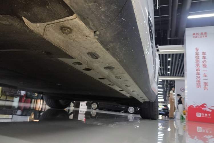 Used IM LS6 2023 Max Standard Edition Left Side Sill