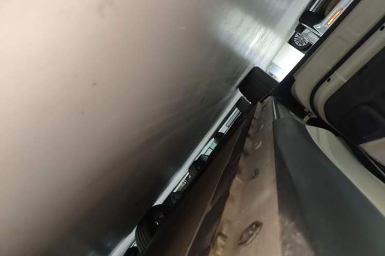 Used IM LS6 2023 Max Enhanced Performance Edition Left Side Sill