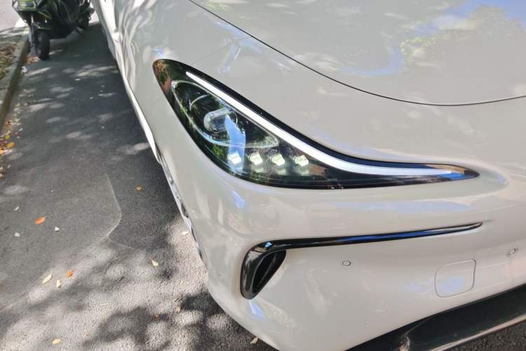 Used IM LS6 2023 Max Standard Edition Right Front Headlight
