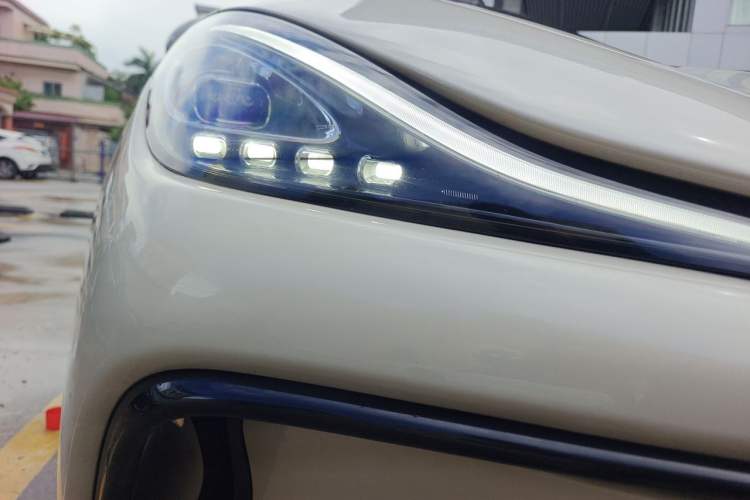 Used IM LS6 2023 Max Long-Range Version Right Front Headlight
