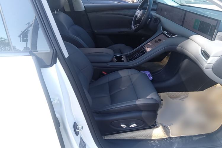 Used IM LS6 2023 Max Long-Range Version Right Front Seat