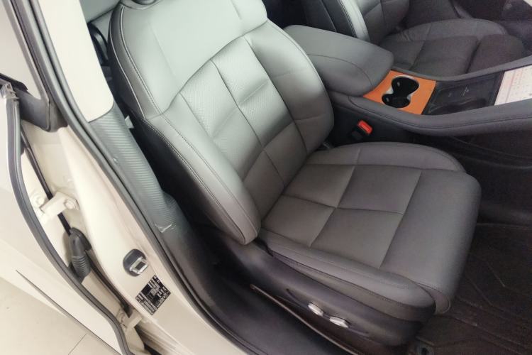 Used IM LS6 2023 Max Enhanced Performance Edition Right Front Seat