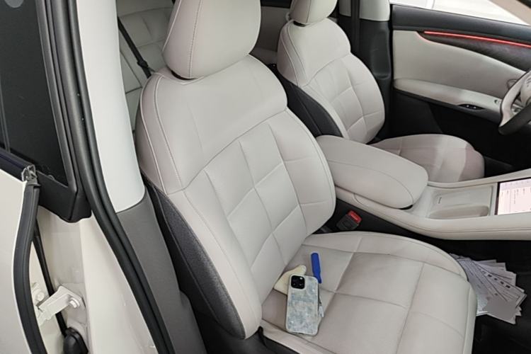 Used IM LS6 2023 Max Standard Edition Right Front Seat