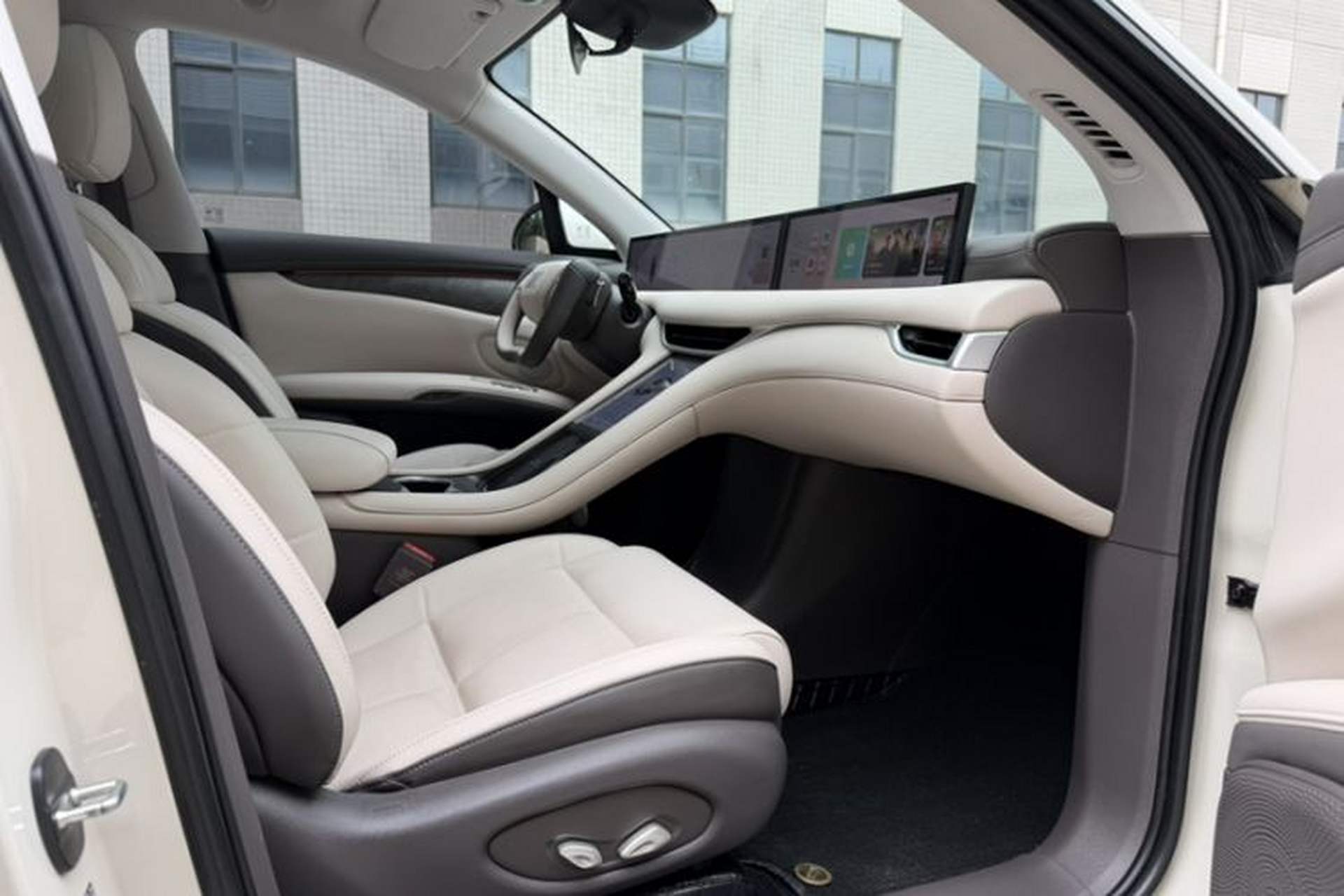 Used IM LS6 2023 Max Standard Edition Right Front Seat