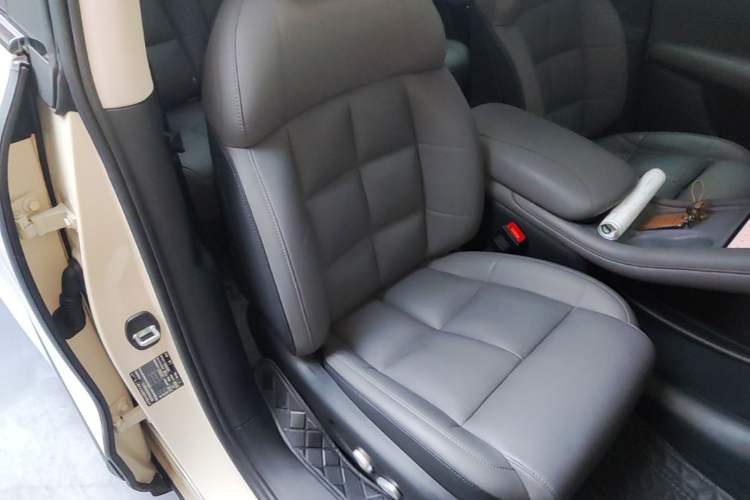 Used IM LS6 2023 Max Standard Edition Right Front Seat