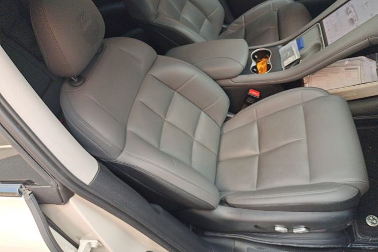 Used IM LS6 2023 Max Standard Edition Right Front Seat