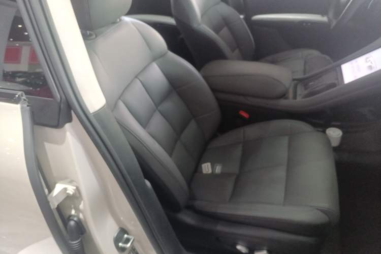 Used IM LS6 2023 Max Standard Edition Right Front Seat