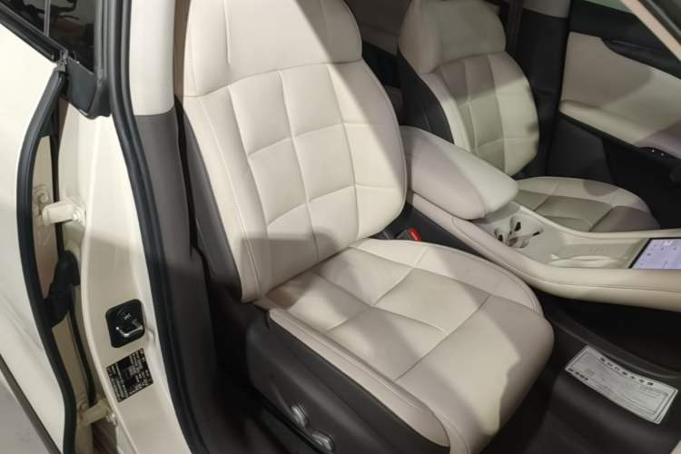 Used IM LS6 2023 Max Enhanced Performance Edition Right Front Seat