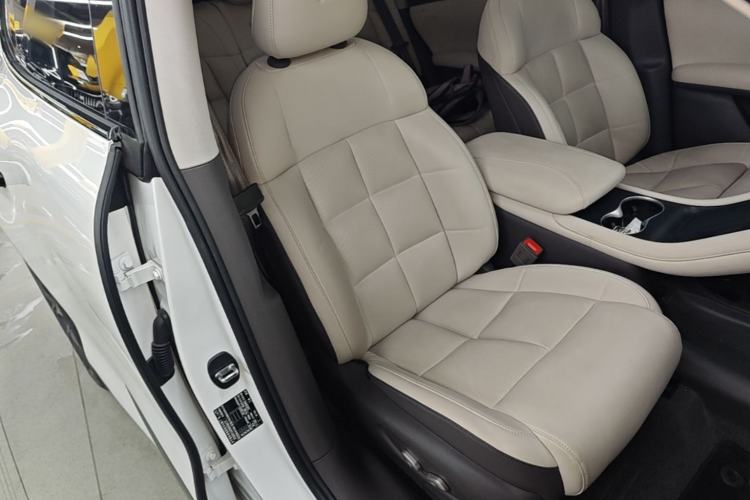 Used IM LS6 2023 Max Standard Edition Right Front Seat