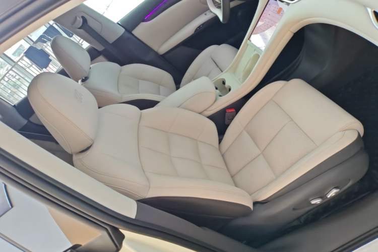 Used IM LS6 2023 Max Extended-Range Version Right Front Seat