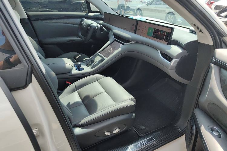 Used IM LS6 2023 Max Standard Edition Right Front Seat