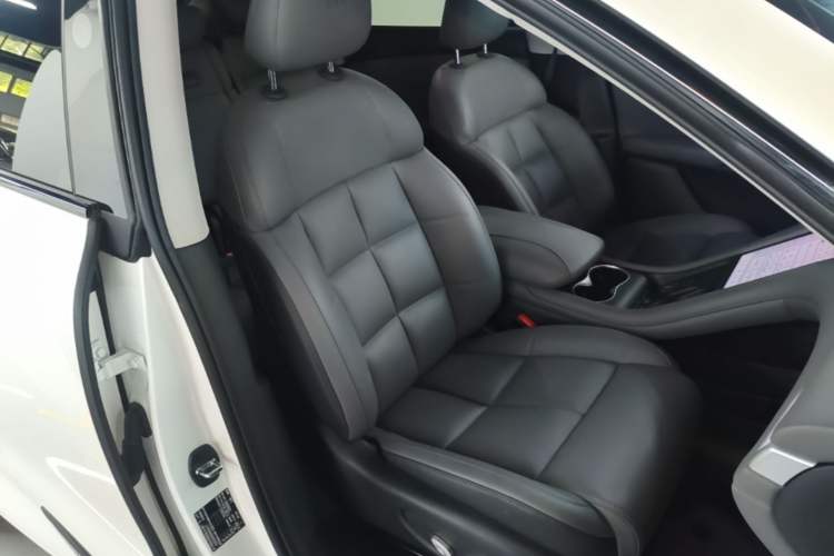 Used IM LS6 2023 Max Standard Edition Right Front Seat