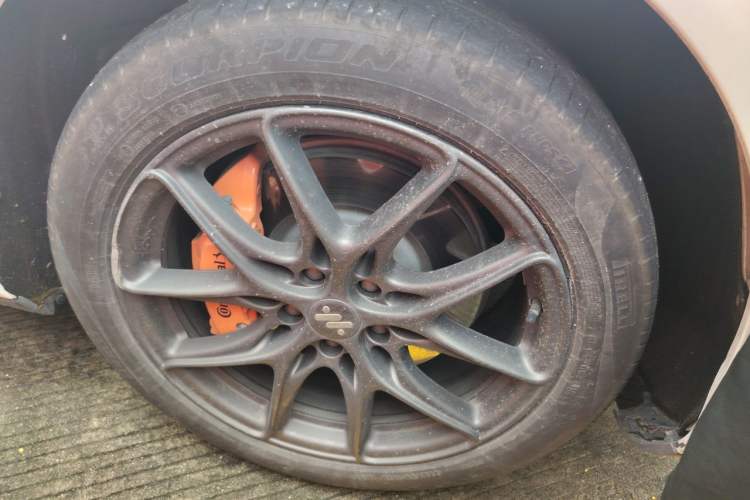 Used IM LS6 2023 Max Standard Edition Right Front Wheel Hub