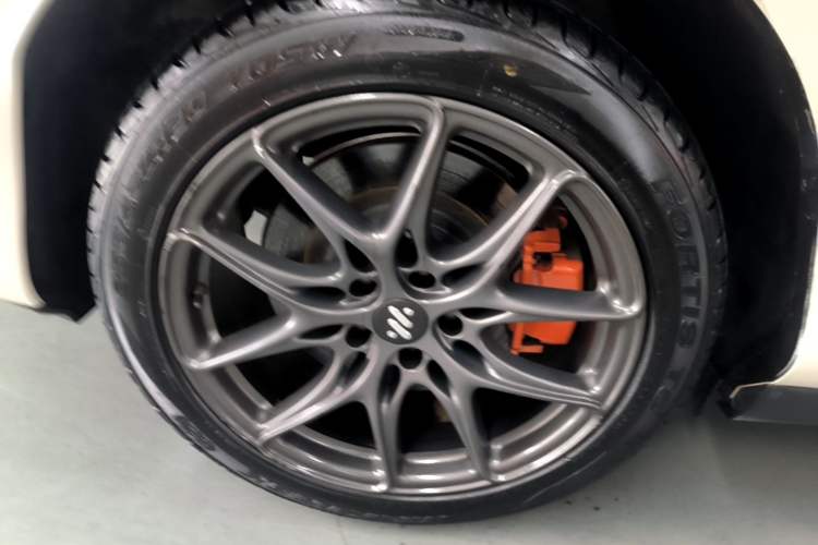 Used IM LS6 2023 Max Standard Edition Right Rear Wheel Hub