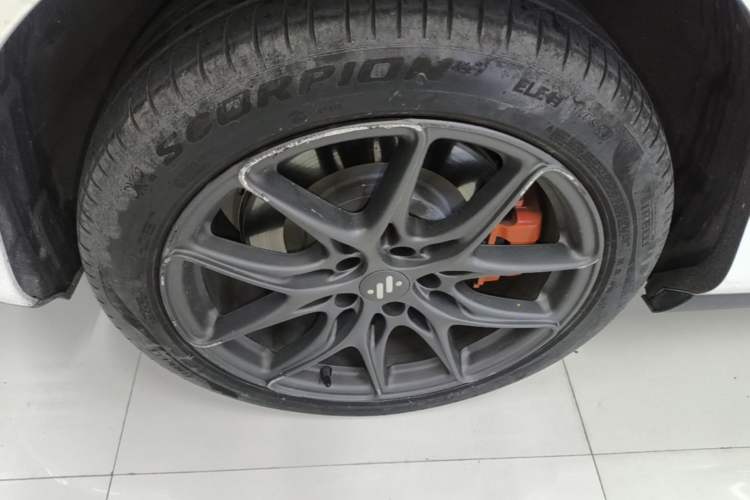 Used IM LS6 2023 Max Standard Edition Right Rear Wheel Hub