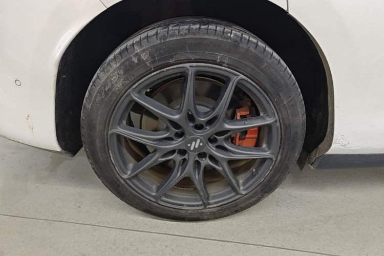 Used IM LS6 2023 Max Standard Edition Right Rear Wheel Hub