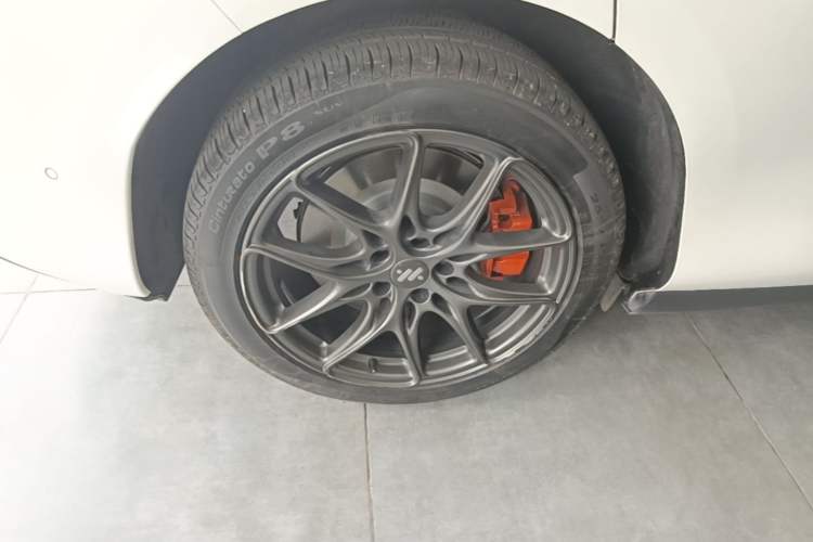 Used IM LS6 2023 Max Enhanced Performance Edition Right Rear Wheel Hub