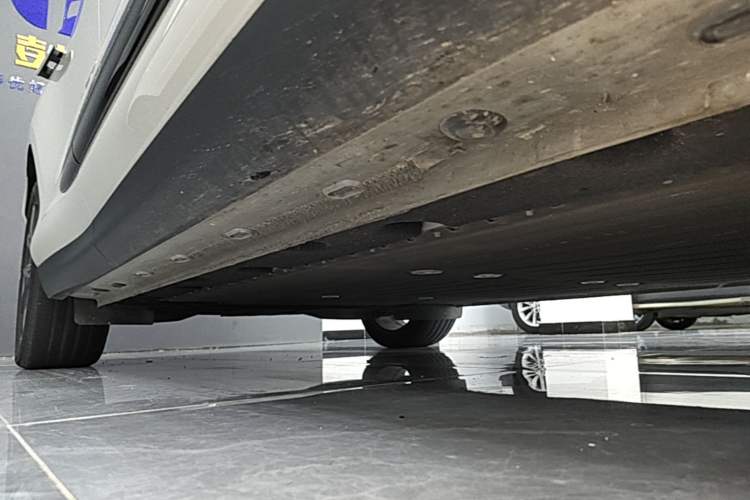 Used IM LS6 2023 Max Standard Edition Right Side Sill
