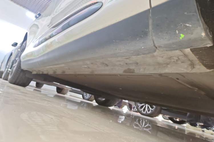 Used IM LS6 2023 Max Standard Edition Right Side Sill