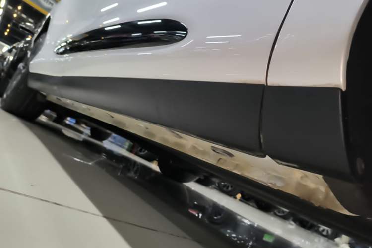 Used IM LS6 2023 Max Standard Edition Right Side Sill
