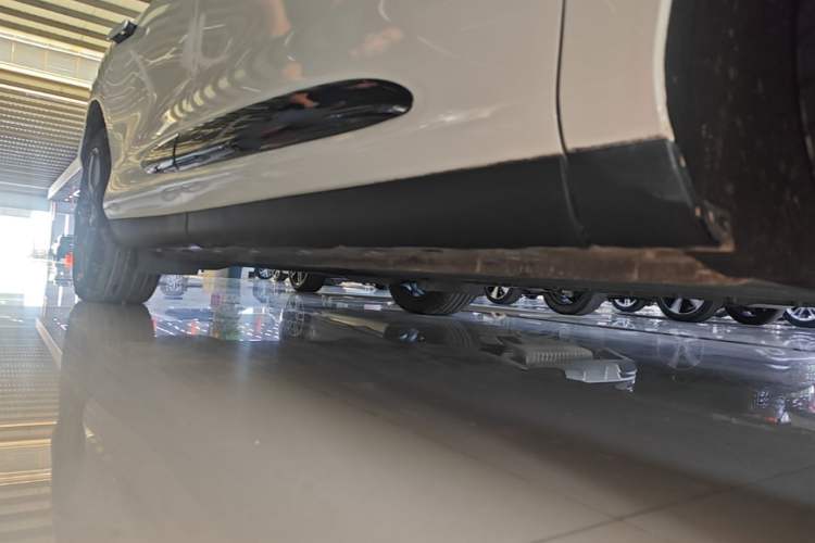 Used IM LS6 2023 Max Long-Range Version Right Side Sill