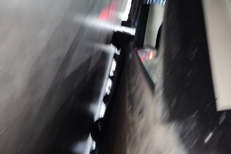Used IM LS6 2023 Max Standard Edition Right Side Sill