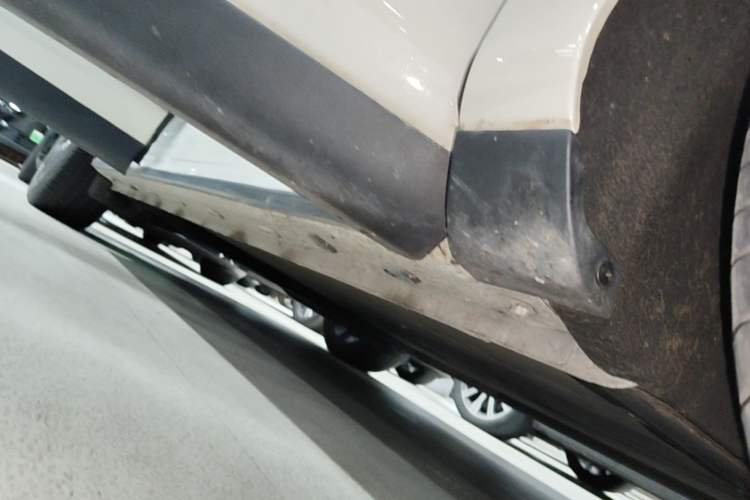 Used IM LS6 2023 Max Standard Edition Right Side Sill