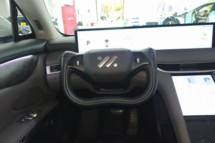 Used IM LS6 2023 Max Standard Edition Steering Wheel