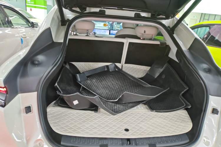 Used IM LS6 2023 Max Enhanced Performance Edition Trunk