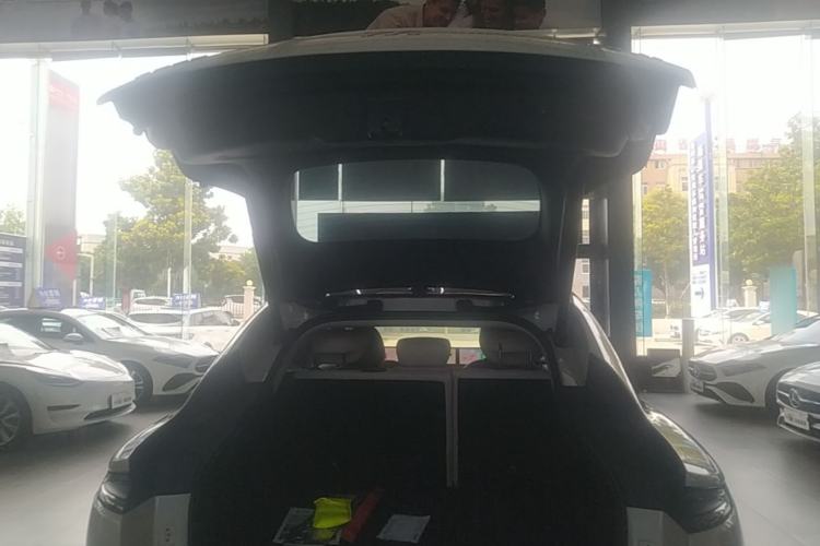 Used IM LS6 2023 Max Enhanced Performance Edition Trunk