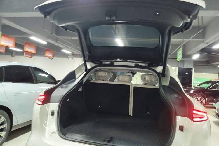 Used IM LS6 2023 Max Standard Edition Trunk