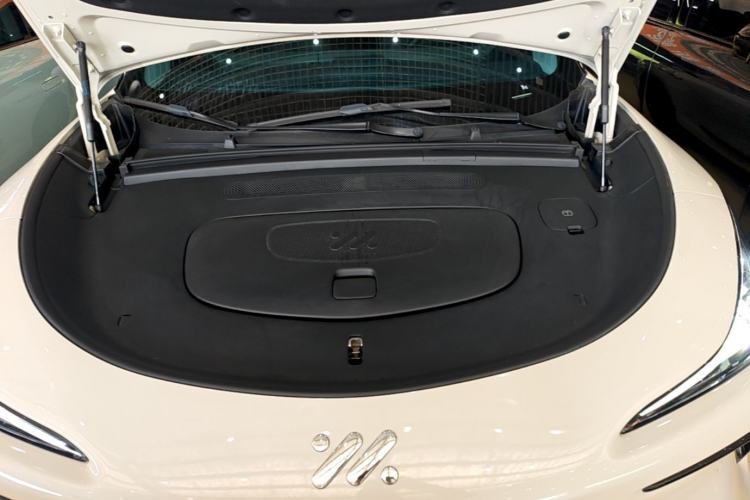 Used IM LS6 2023 Max Long-Range Version Engine Bay