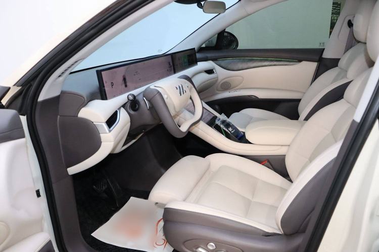 Used IM LS6 2023 Max Standard Edition Interior 1
