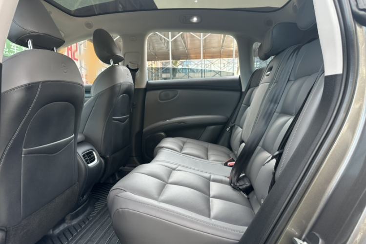 Used IM LS6 2023 Max Standard Edition Interior 11