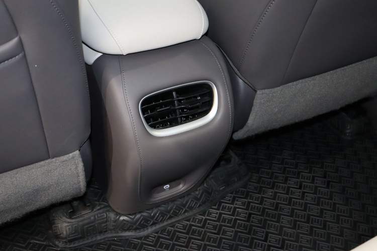 Used IM LS6 2023 Max Standard Edition Interior 12