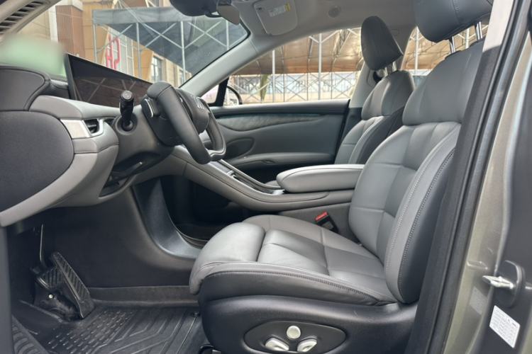 Used IM LS6 2023 Max Standard Edition Interior 13
