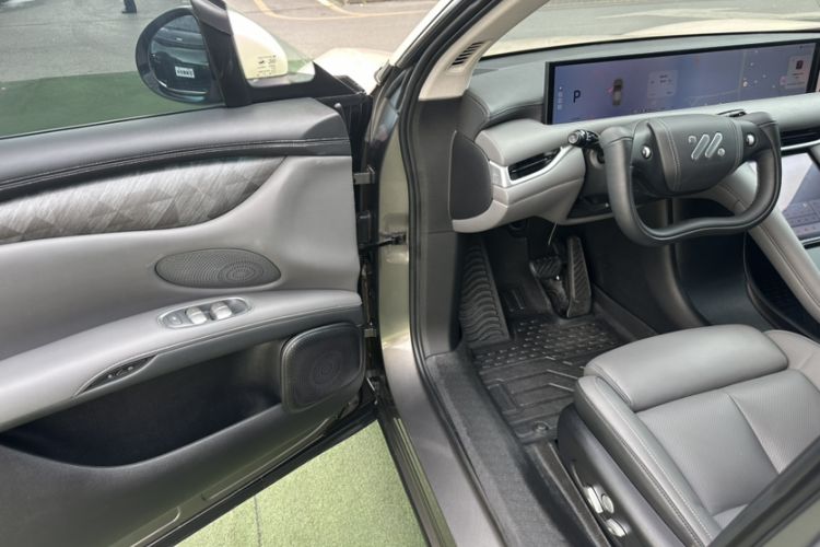 Used IM LS6 2023 Max Standard Edition Interior 5