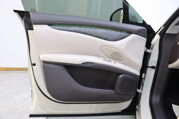 Used IM LS6 2023 Max Standard Edition Interior 6
