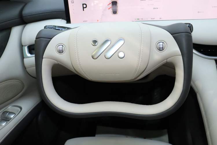 Used IM LS6 2023 Max Standard Edition Interior 7