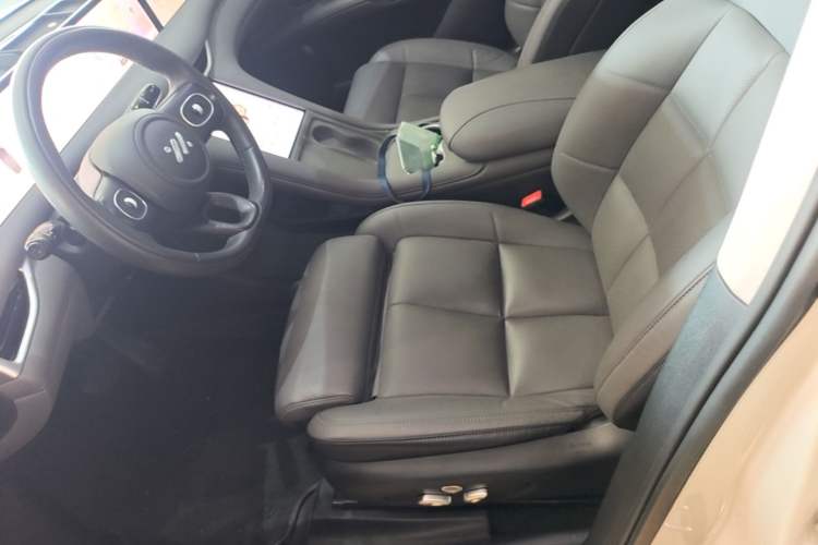Used IM LS6 2023 Max Long-Range Version Left Front Seat