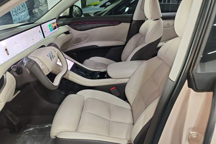 Used IM LS6 2023 Max Enhanced Performance Edition Left Front Seat