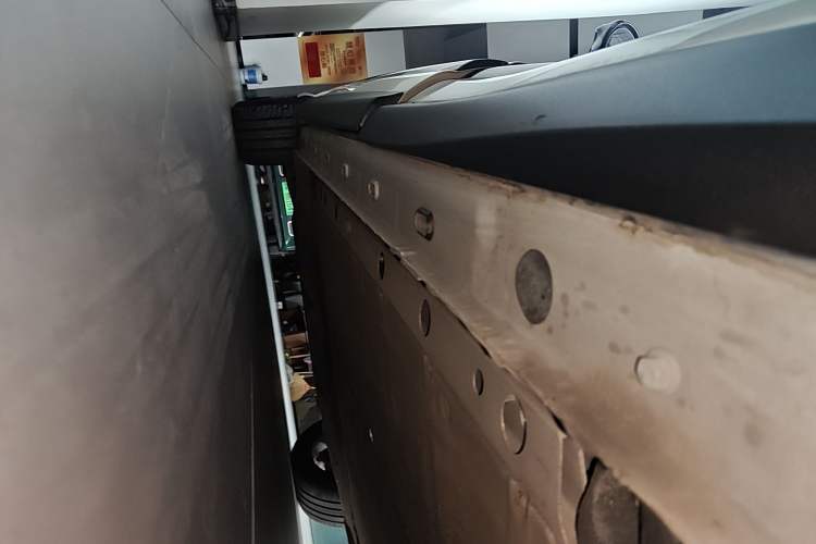 Used IM LS6 2023 Max Standard Edition Left Side Sill