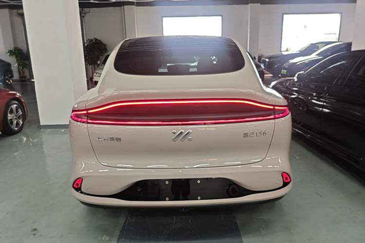 Used IM LS6 2023 Max Enhanced Performance Edition Rear