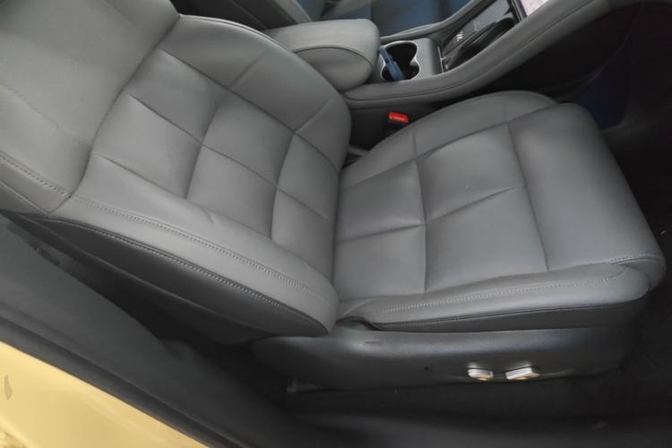 Used IM LS6 2023 Max Standard Edition Right Front Seat