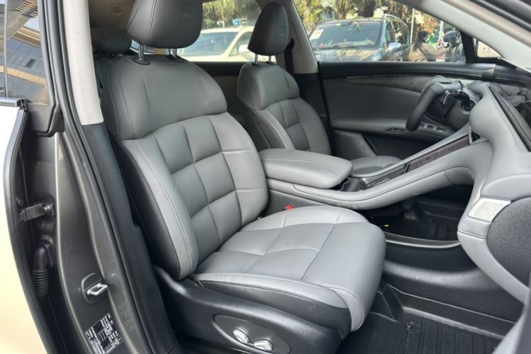 Used IM LS6 2023 Max Standard Edition Right Front Seat