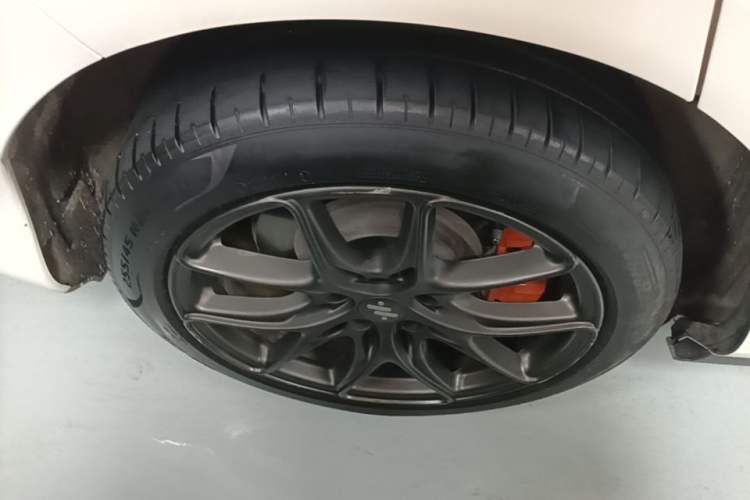 Used IM LS6 2023 Max Standard Edition Right Rear Wheel Hub