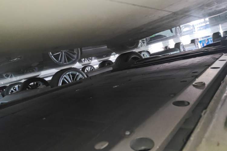 Used IM LS6 2023 Max Standard Edition Right Side Sill