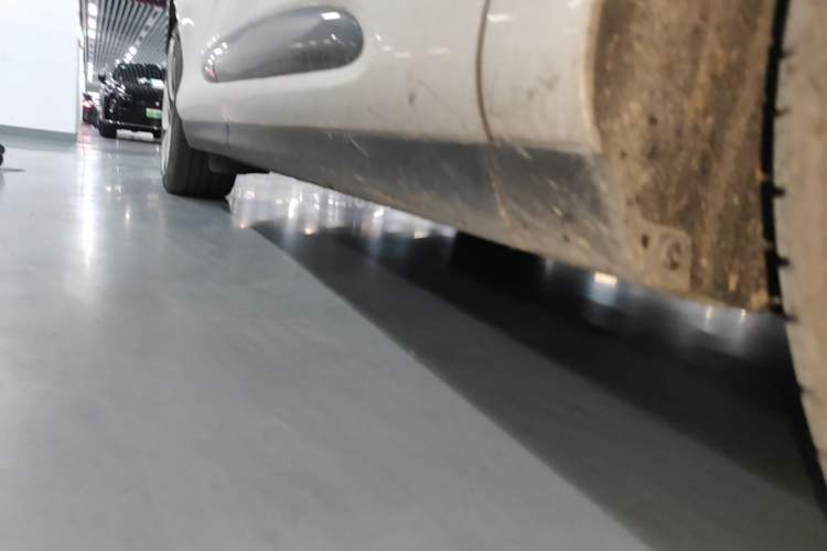 Used IM LS6 2023 Max Enhanced Performance Edition Right Side Sill