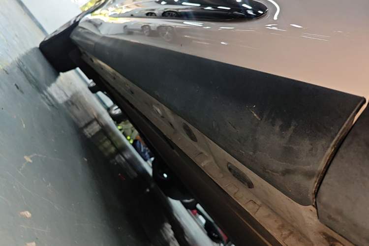Used IM LS6 2023 Max Enhanced Performance Edition Right Side Sill