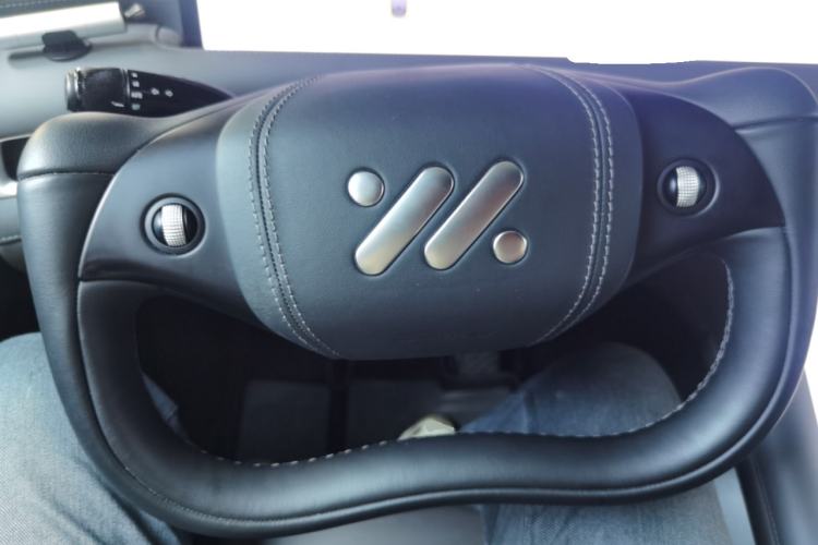 Used IM LS6 2023 Max Standard Edition Steering Wheel